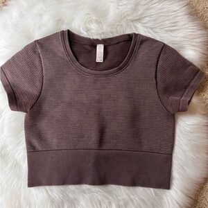 OFFLINE By Aerie Textured Seamless Cropped size M, Brown